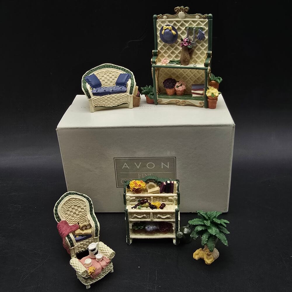 Avon 2001 Kitchen Doll House Furniture Victorian Memories Miniature Collectibles